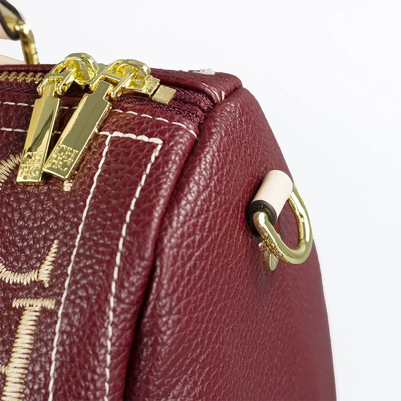 Bolso Boston con Letras Bordad - Embroidery Gold reseña y precio