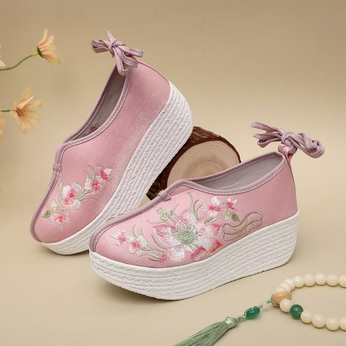 Zapatos de cuña de estilo étni - Embroidery Horse reseña y precio
