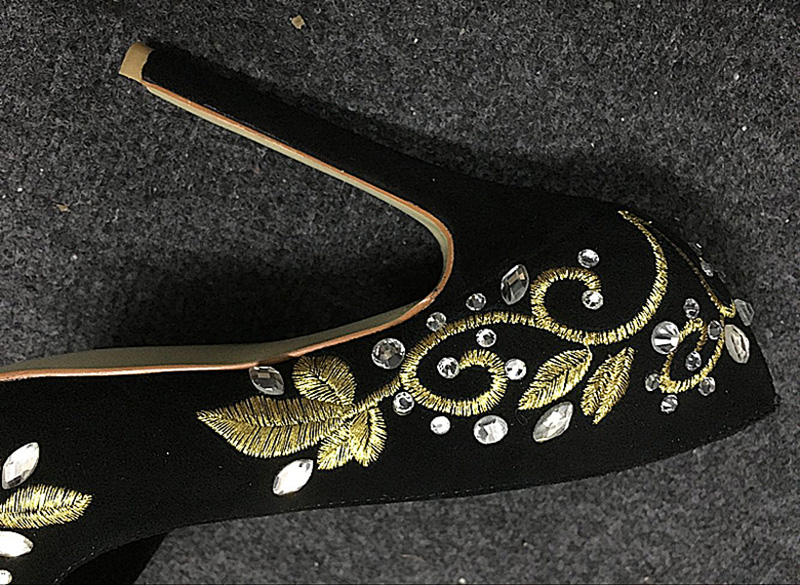 Zapatos de tacón con hoja bord - Embroidery Gold reseña y precio